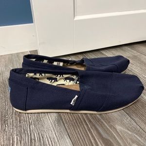 TOMS - never worn